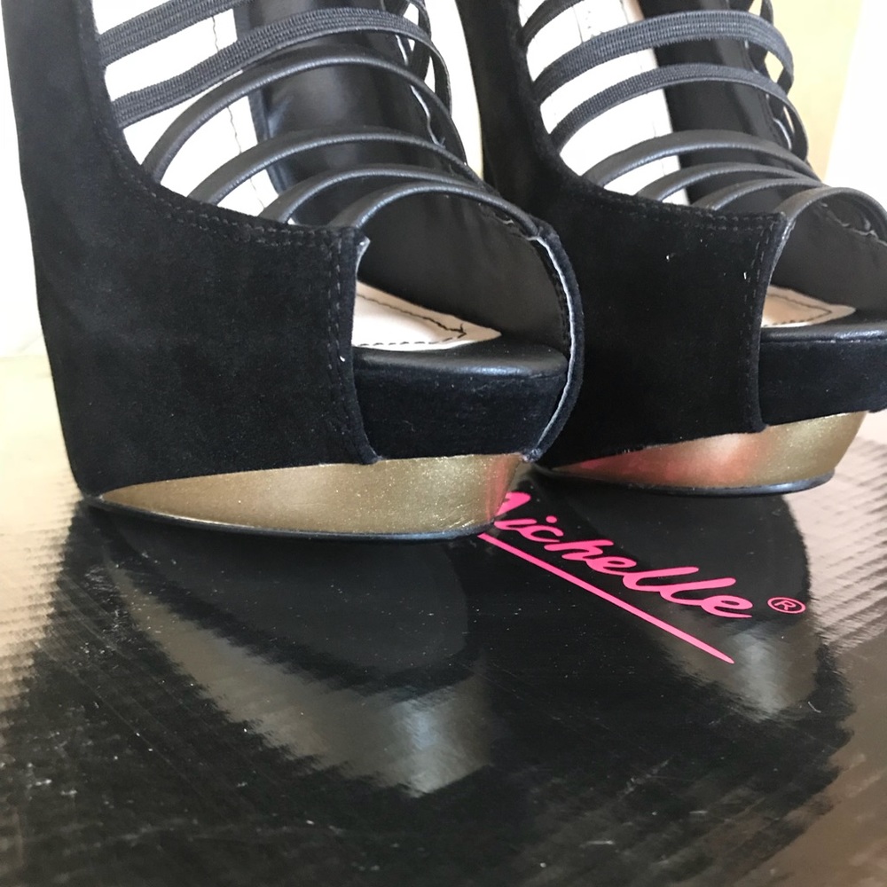 Platform stilettos - Picture 3 of 5